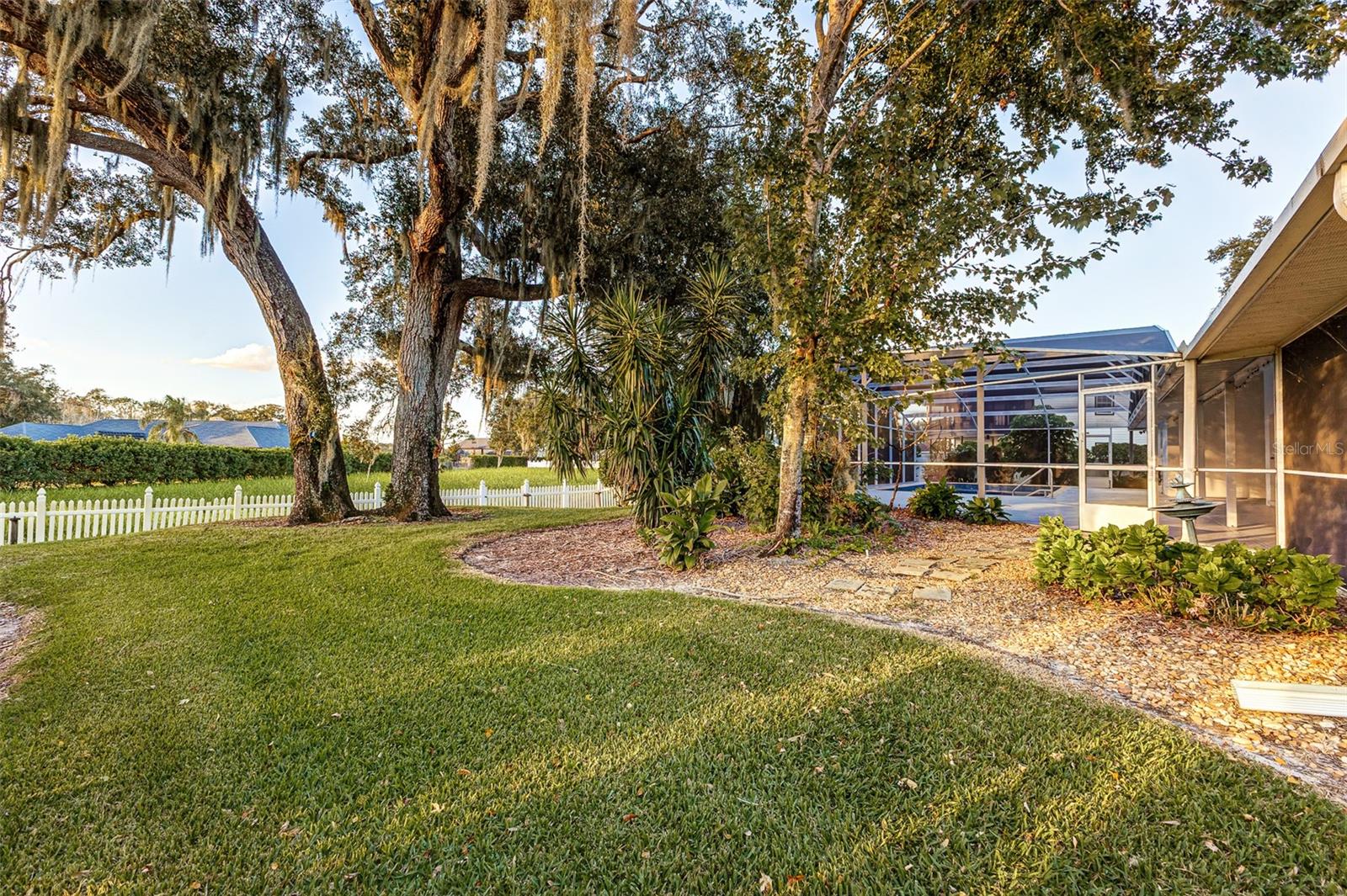 725 HERITAGE DRIVE NE, Winter Haven, FL 33881