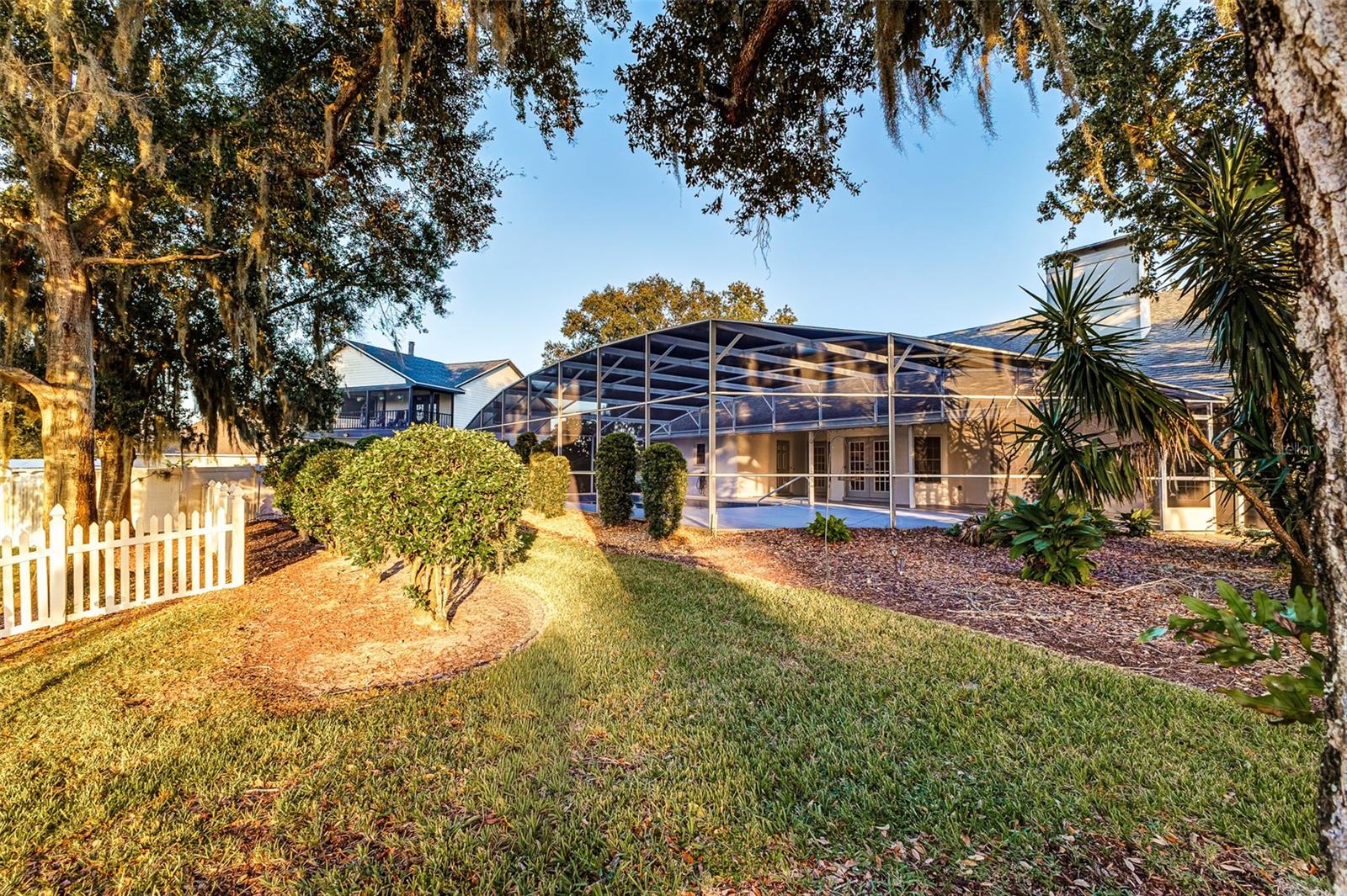 725 HERITAGE DRIVE NE, Winter Haven, FL 33881