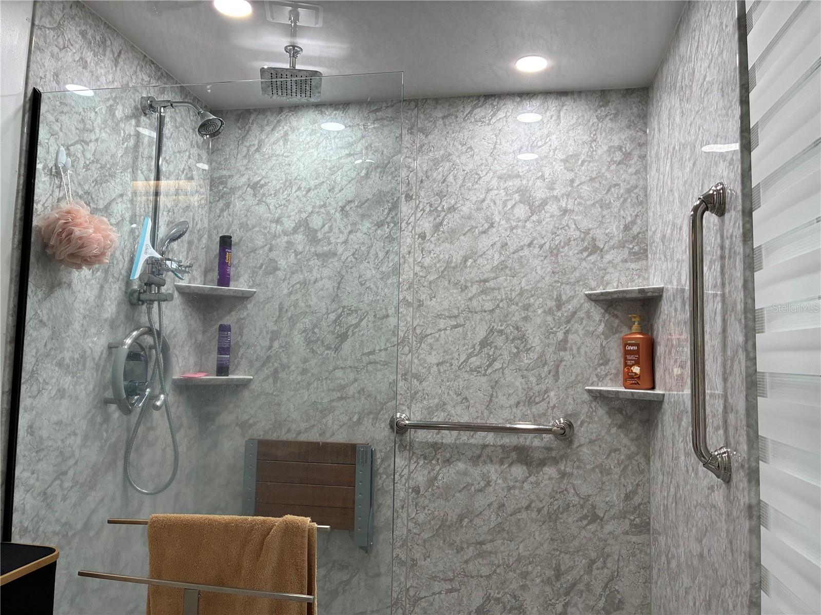 MASTER SHOWER COED