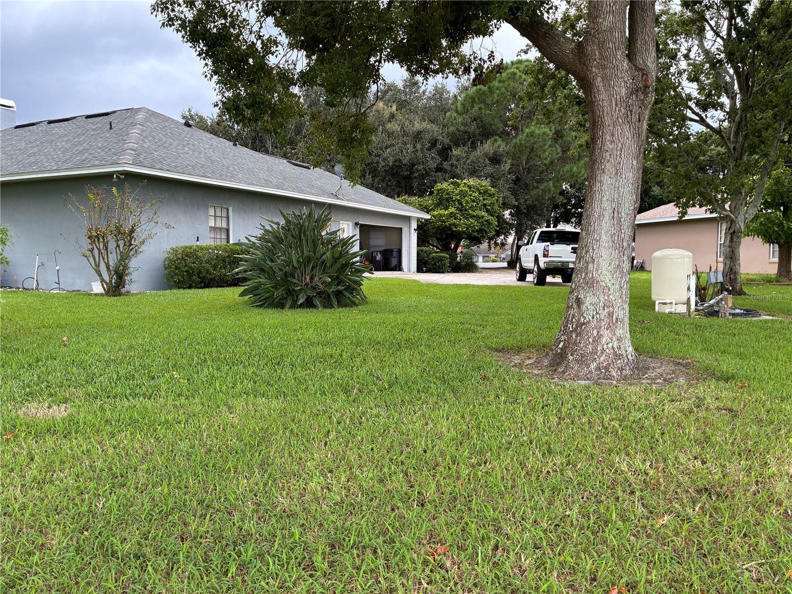 GARAGE SIDE VIEW OF YARD
