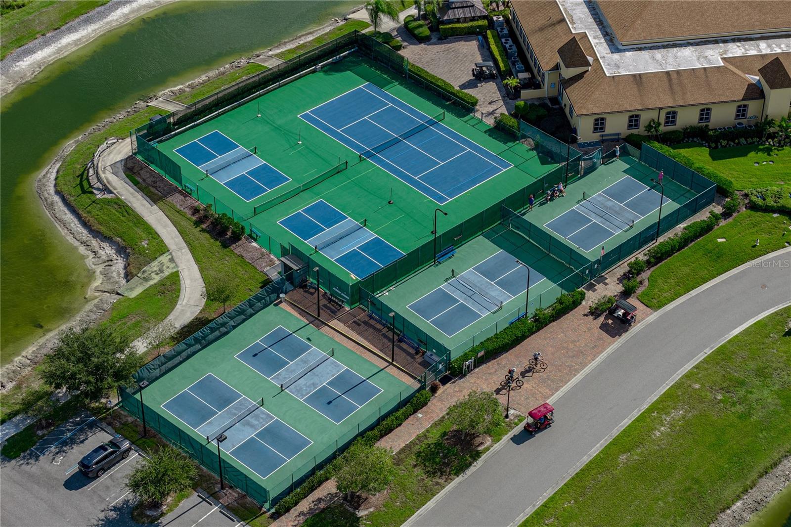 HFC lighted pickleball & tennis courts