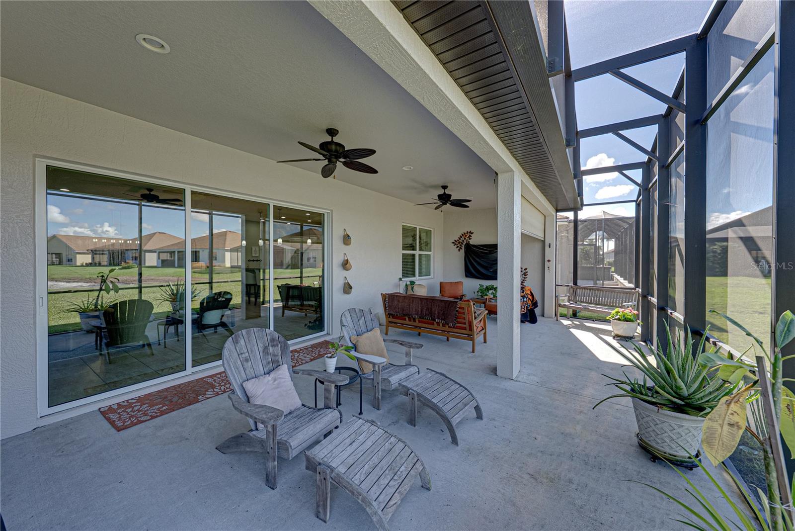 Extended, screened veranda