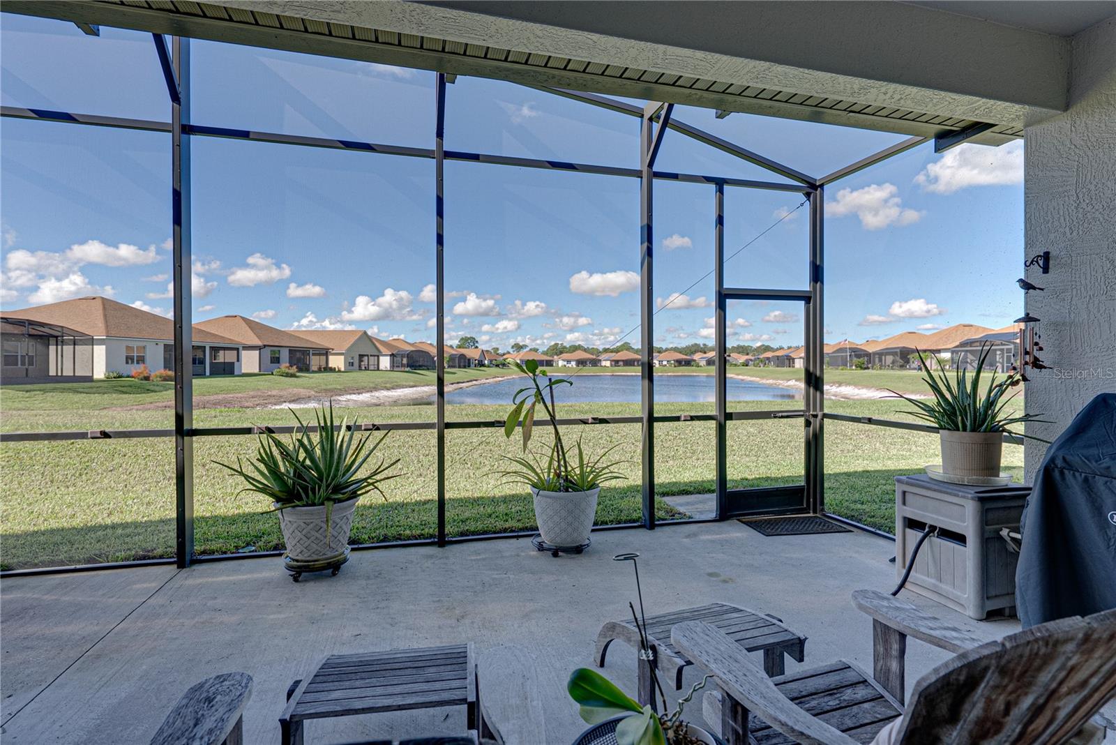 Extended, screened veranda