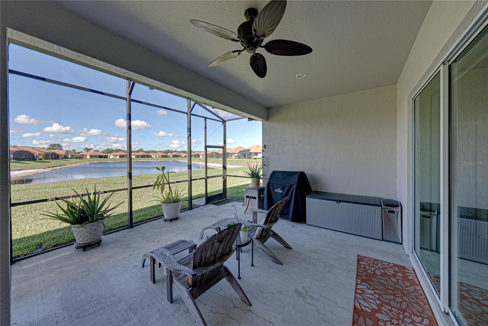 Extended, screened veranda