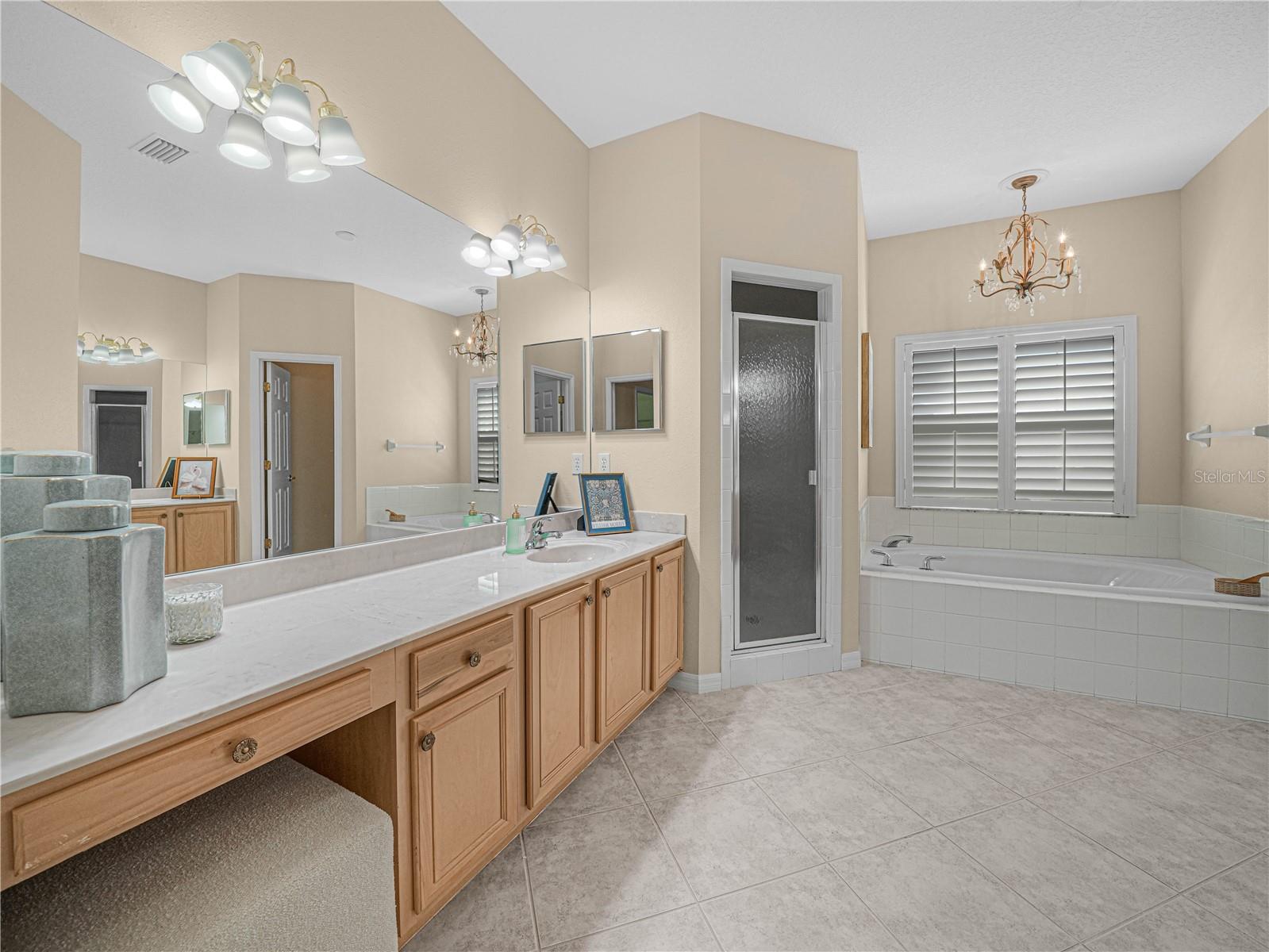 Primary Bath with His/Her Vanity. Makeup Seat