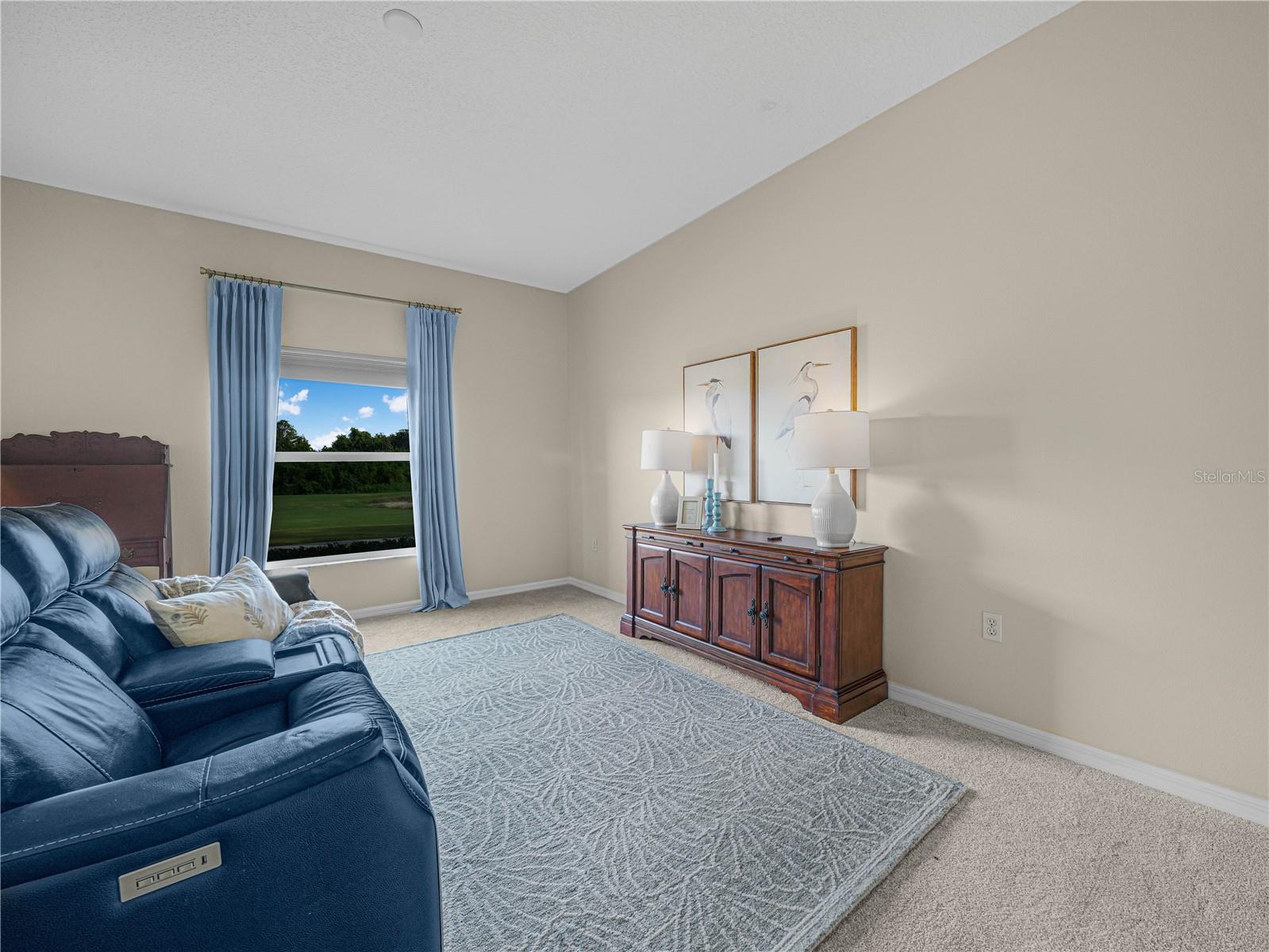 Den Area (Bed 3)