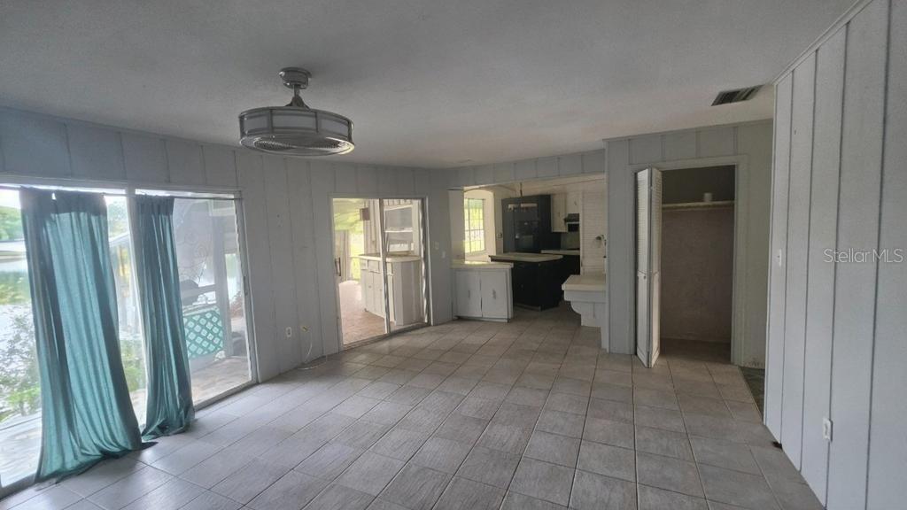 Family/dining room