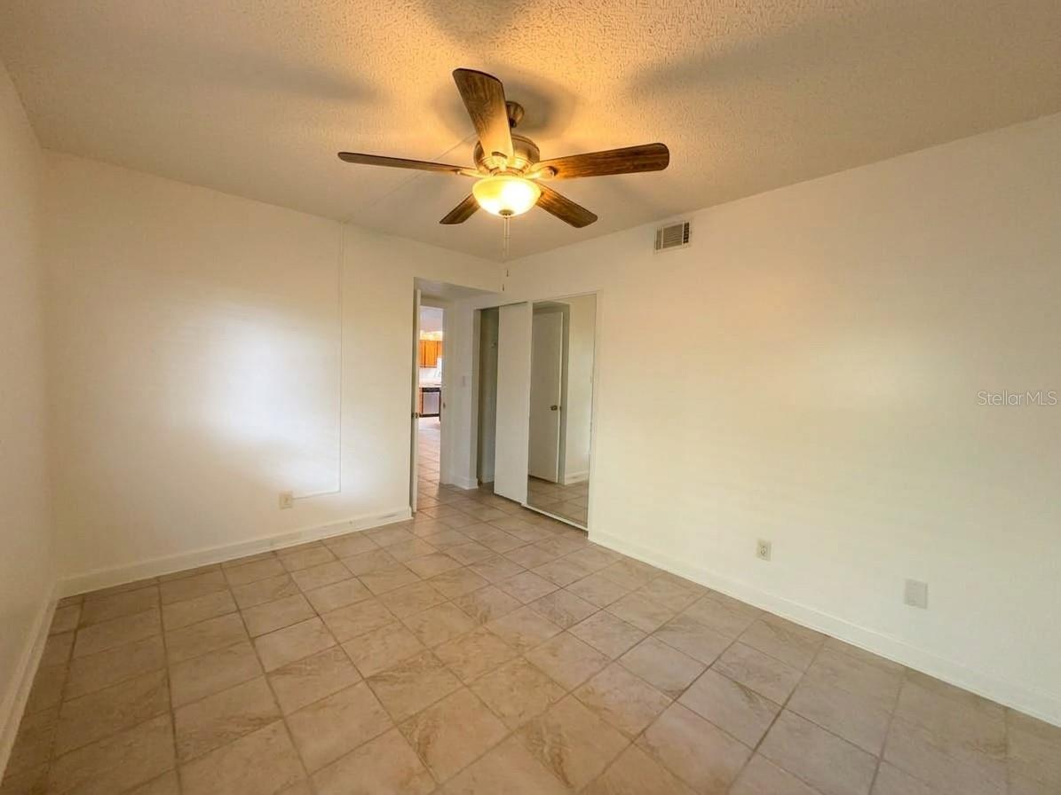 1130 N LAKE PARKER AVENUE, #B112, Lakeland, FL 33805