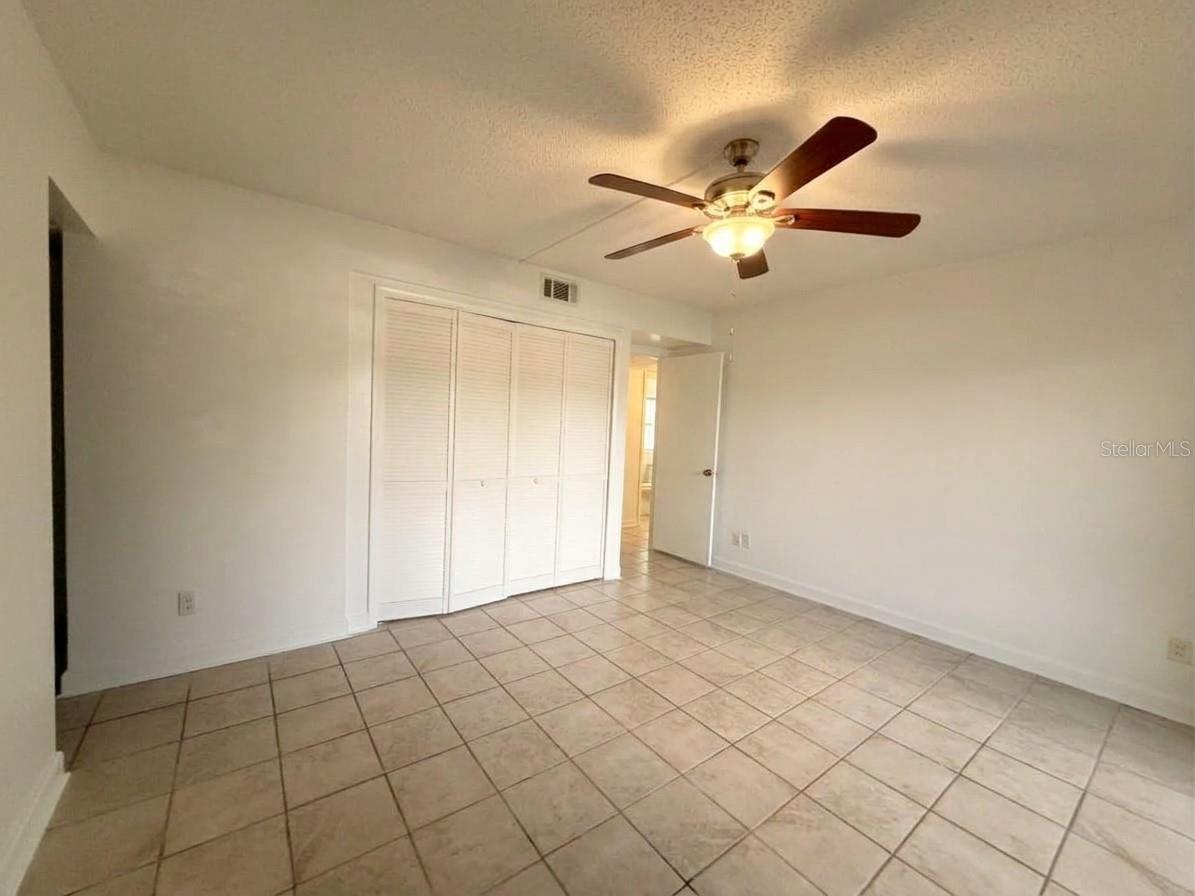 1130 N LAKE PARKER AVENUE, #B112, Lakeland, FL 33805