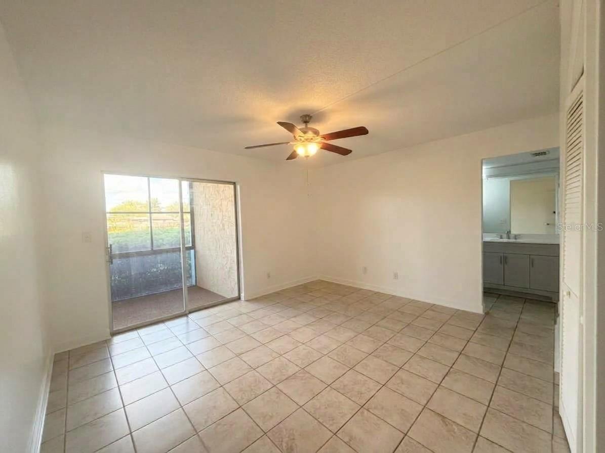 1130 N LAKE PARKER AVENUE, #B112, Lakeland, FL 33805