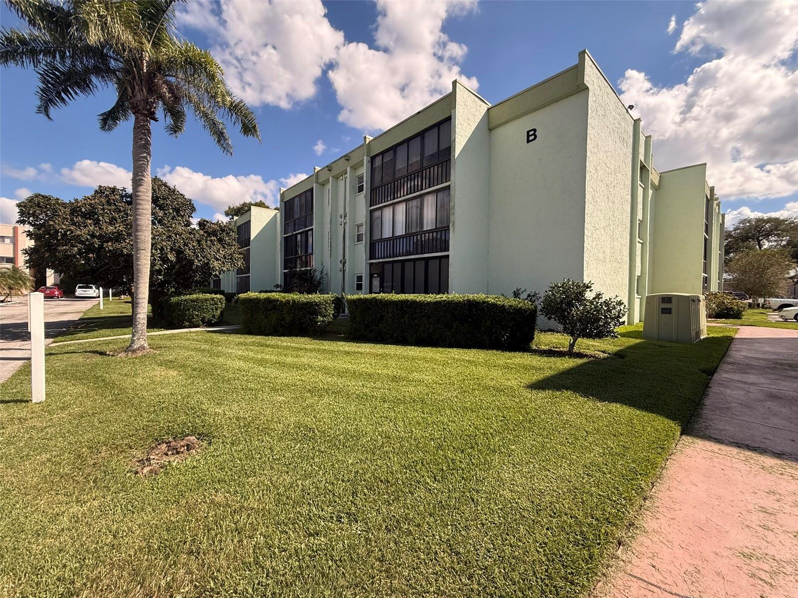 1130 N LAKE PARKER AVENUE, #B112, Lakeland, FL 33805