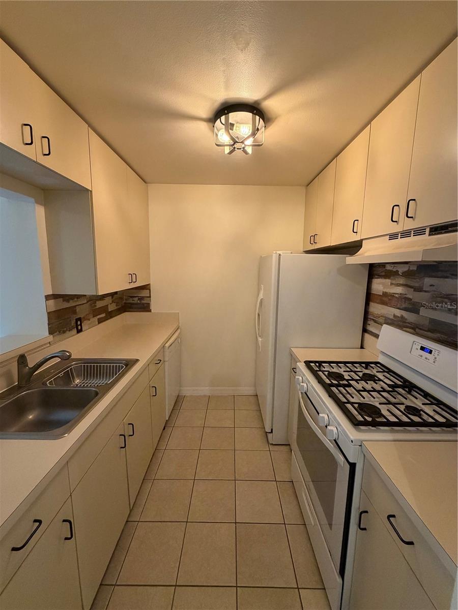 2050 SAN MARCOS DRIVE SE, #112, Winter Haven, FL 33880 2050 SAN MARCOS DRIVE SE, #112, Winter Haven, FL 33880