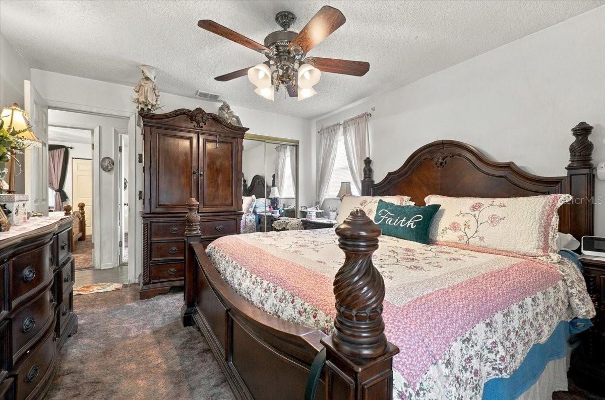 1004 Joan Ave  Dundee, FL 33838