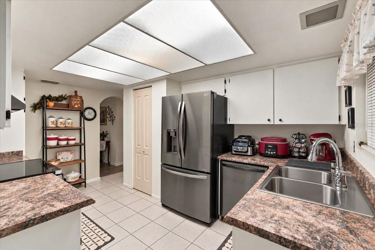 1004 Joan Ave  Dundee, FL 33838