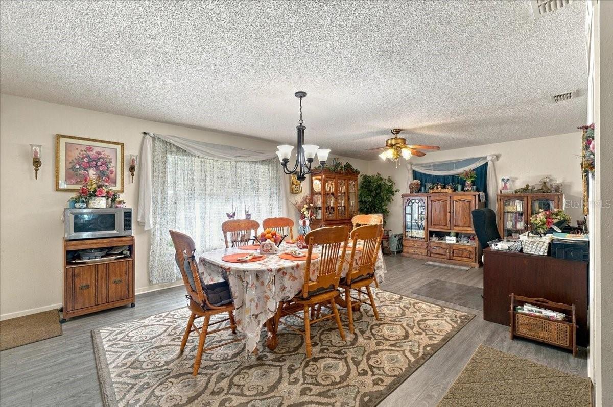 1004 Joan Ave  Dundee, FL 33838