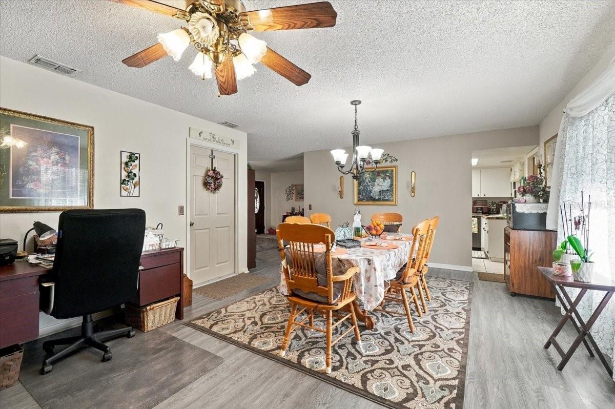 1004 Joan Ave  Dundee, FL 33838