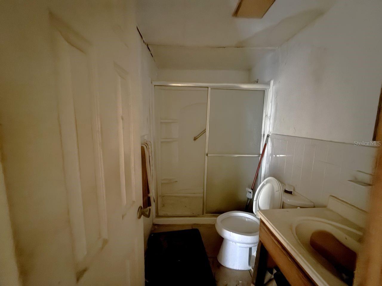 Full bathroom Full bathroom