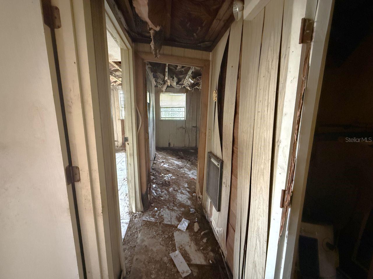 Hall to the primary bed and 2nd bed