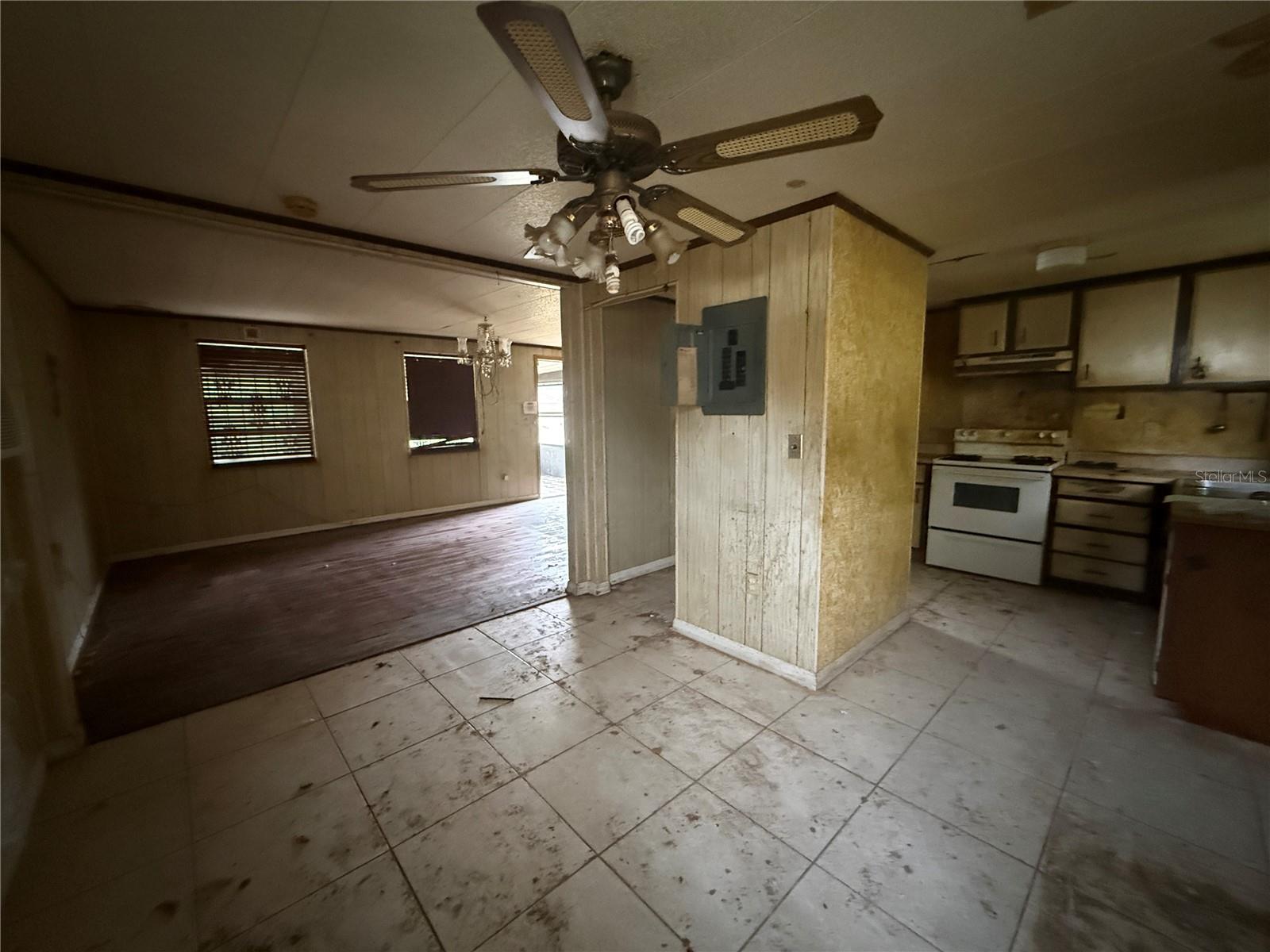 Dining/living/kitchen view