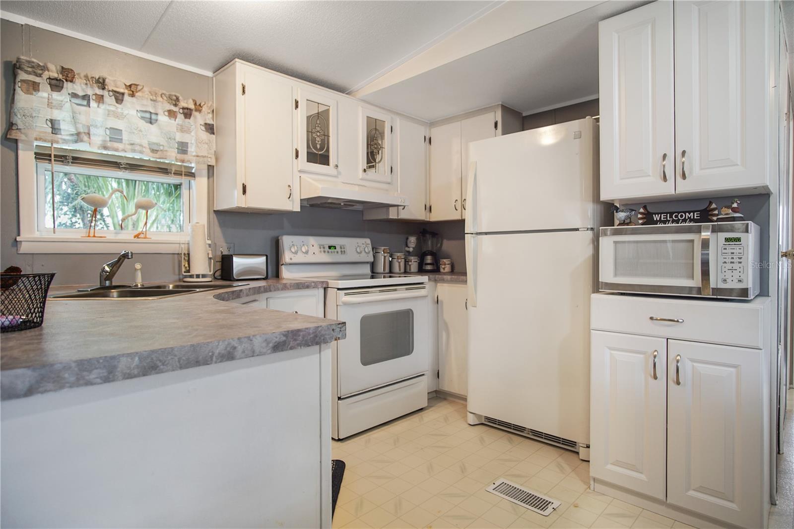 3208 LAKEVIEW DRIVE, Haines City, FL 33844