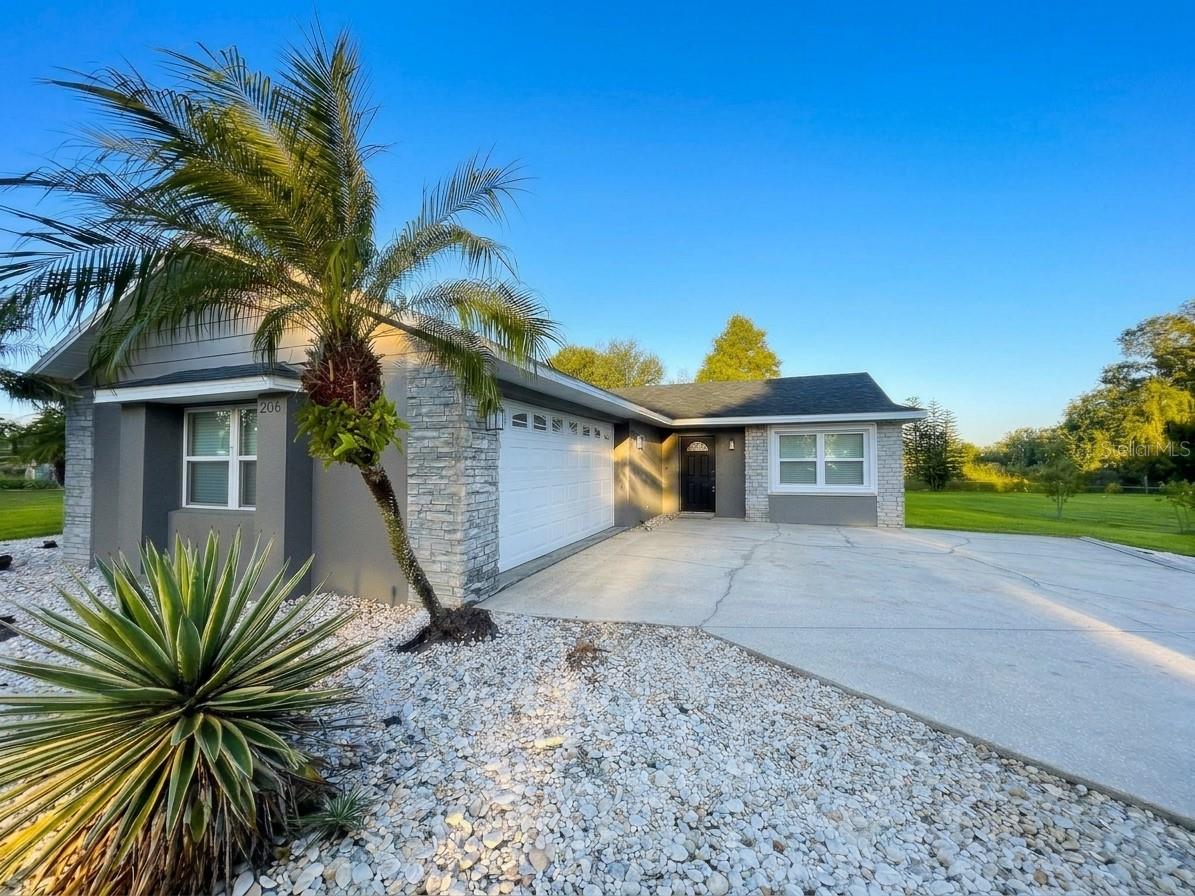206 VAN LAKES BOULEVARD, Auburndale, FL 33823