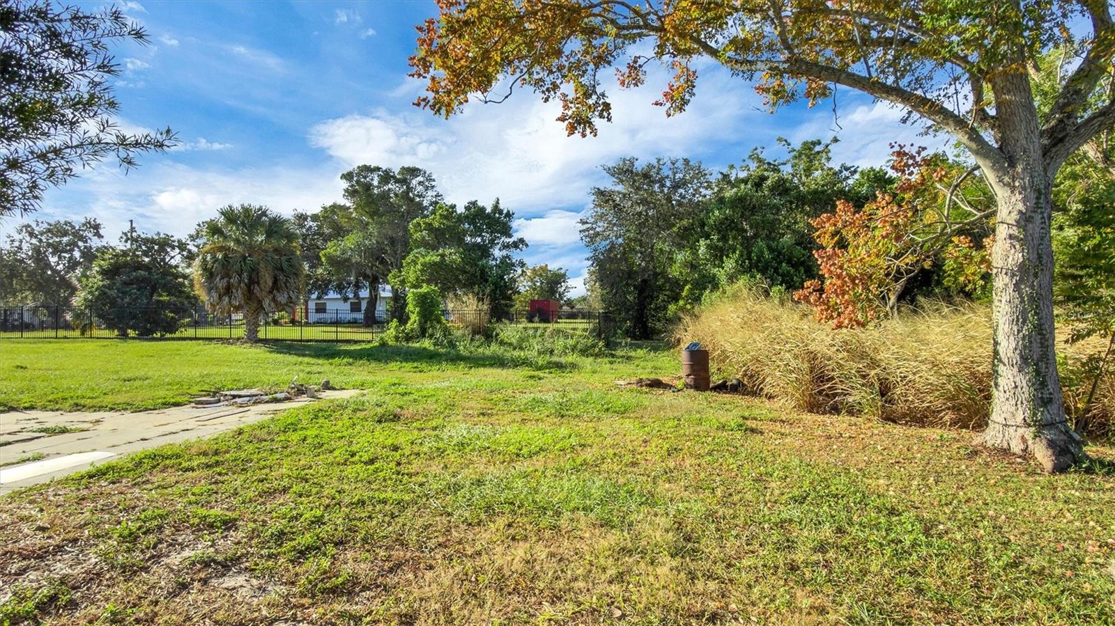 311 W SESSOMS AVENUE, Lake Wales, FL 33853