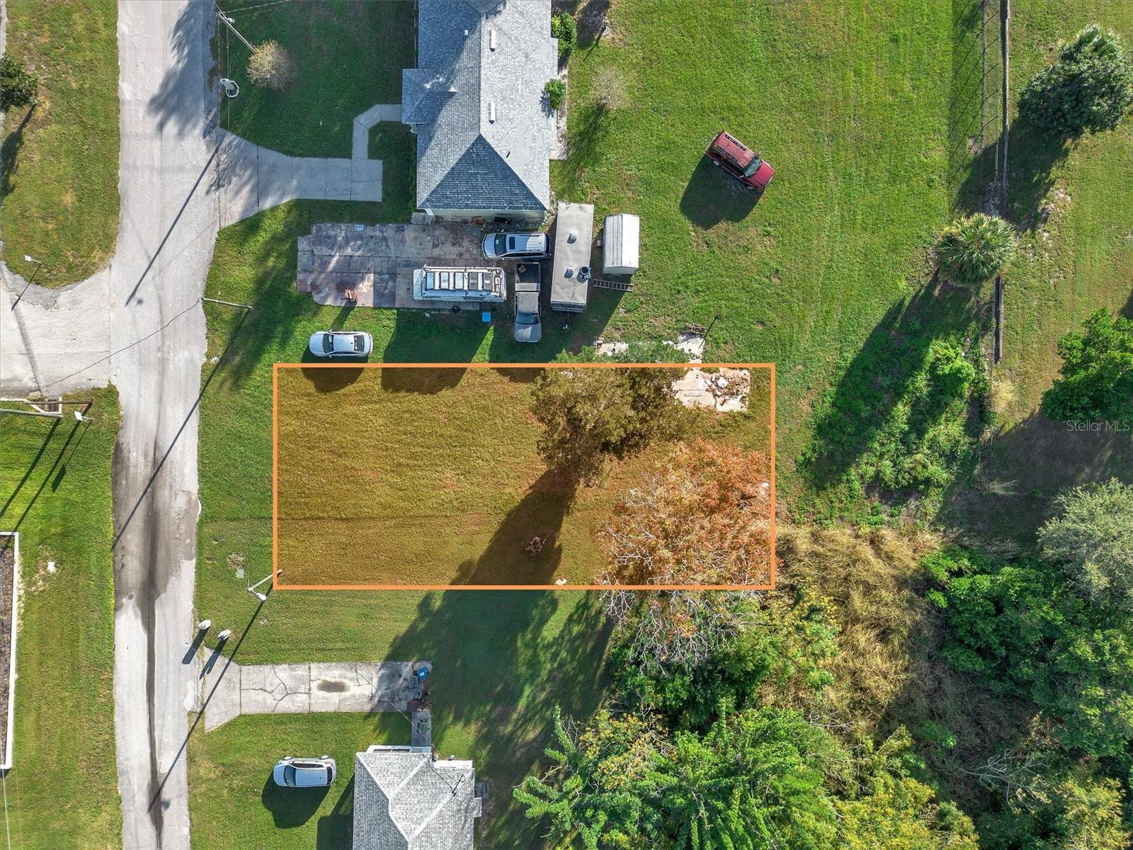 311 W SESSOMS AVENUE, Lake Wales, FL 33853