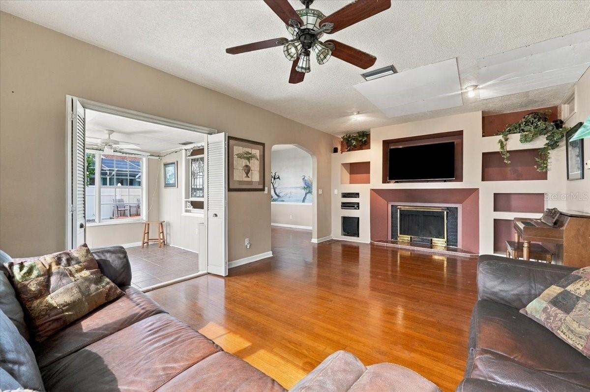 1501 N LAKE HOWARD DRIVE, Winter Haven, FL 33881