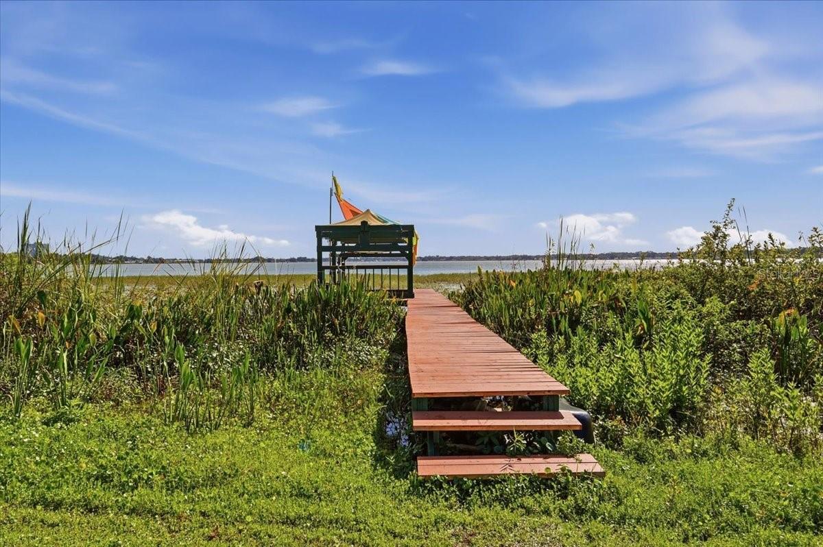 Dock has newer decking