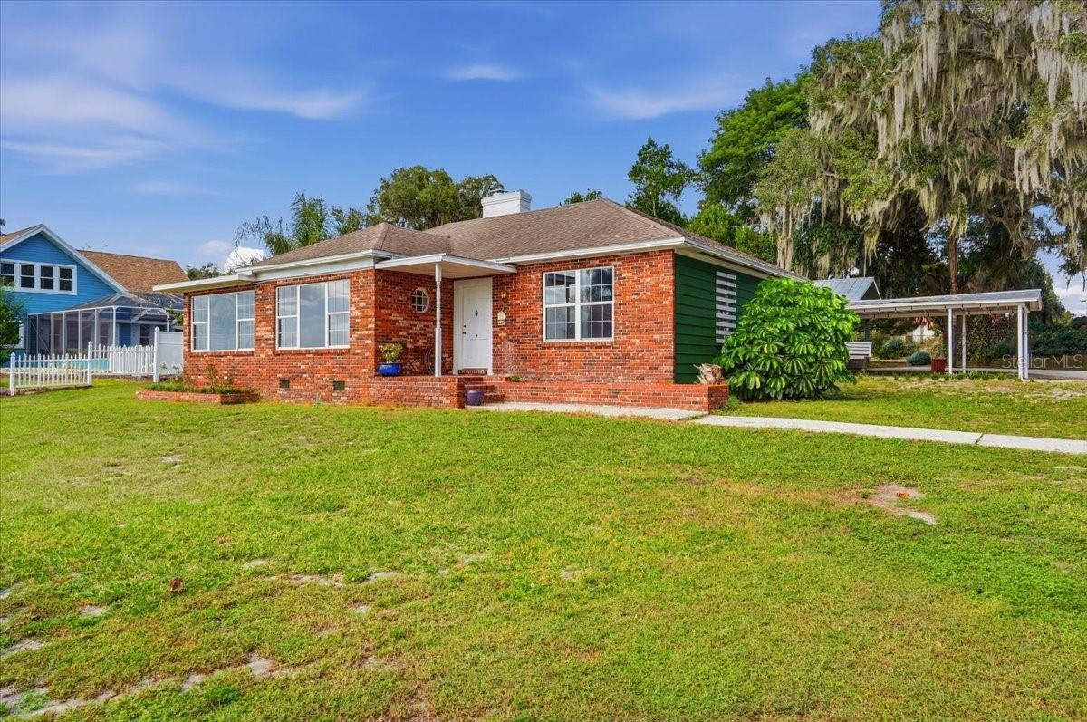 1501 N Lake Howard Drive