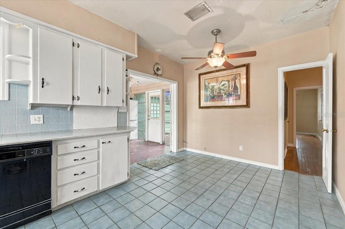 kitchen leads to laundry room