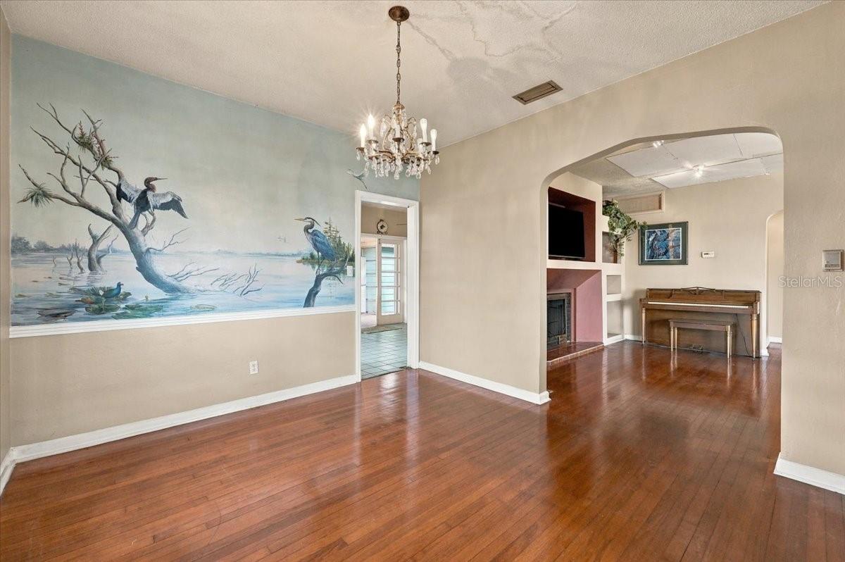 Hand-painted mural w Blue Heron, Coot, & Anhinga