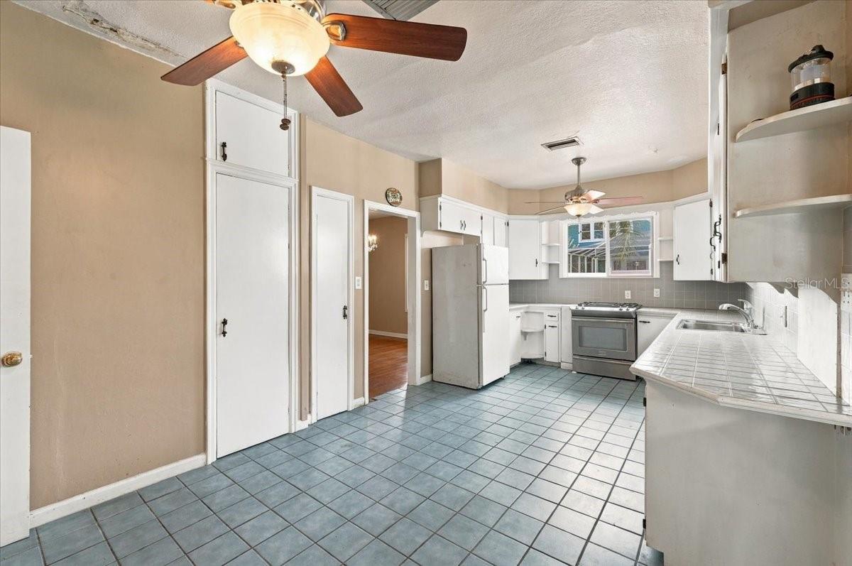 1501 N LAKE HOWARD DRIVE, Winter Haven, FL 33881