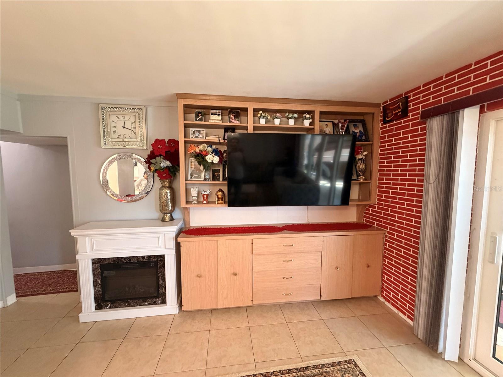 4413 CRESTWOOD DRIVE N, St Petersburg, FL 33714