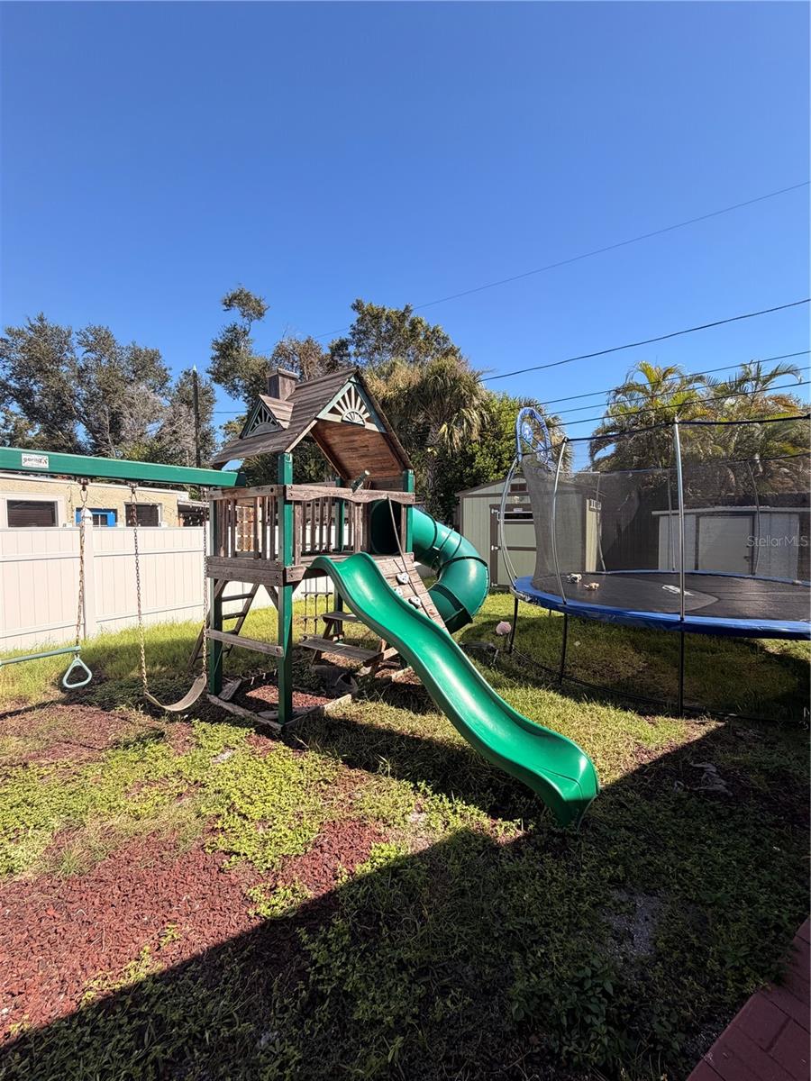 4413 CRESTWOOD DRIVE N, St Petersburg, FL 33714