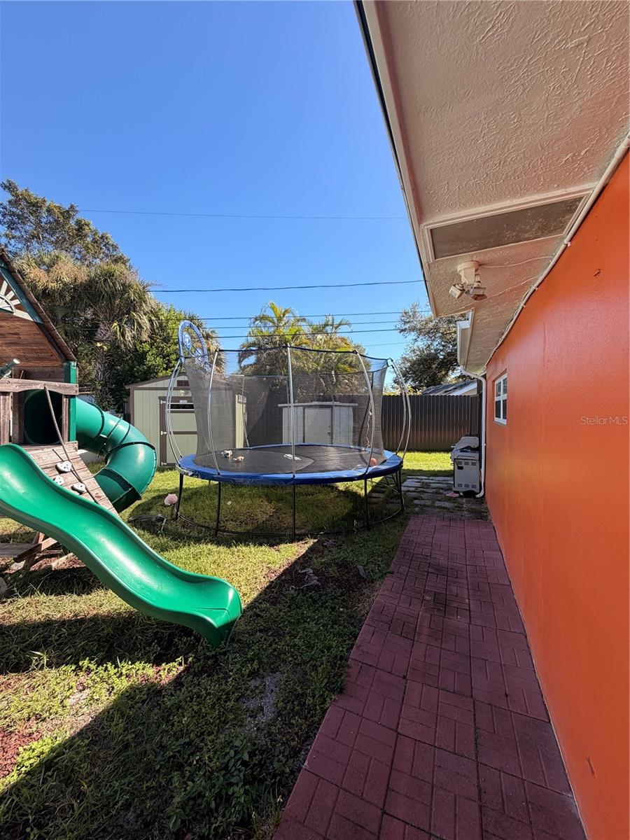 4413 CRESTWOOD DRIVE N, St Petersburg, FL 33714