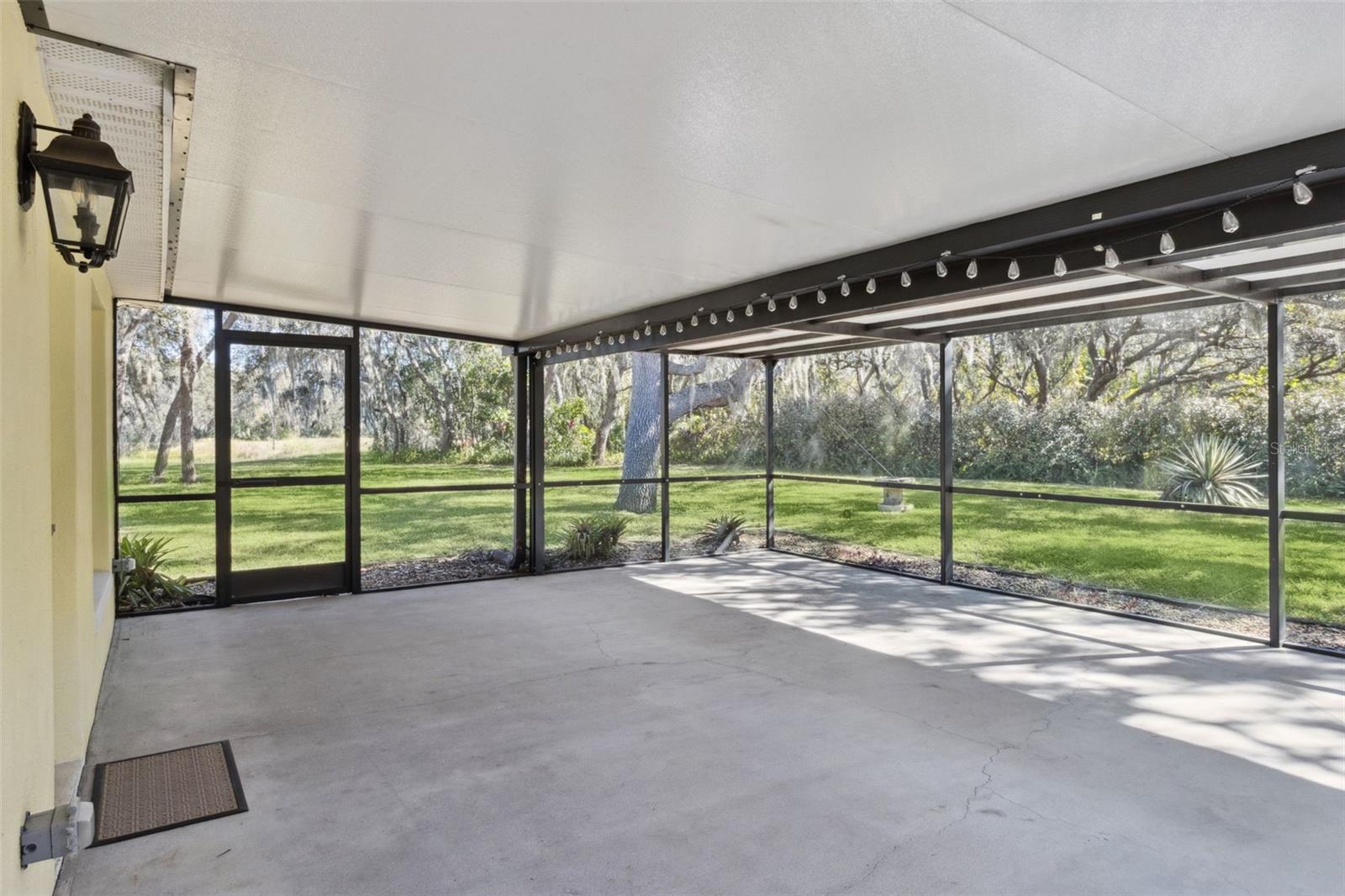 Huge Screened-in Lanai with Serene Pond Views