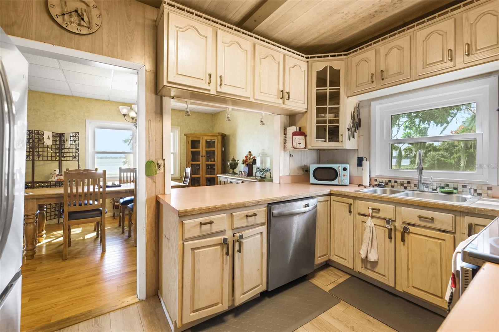 1614 LAKE ARIANA BOULEVARD, Auburndale, FL 33823