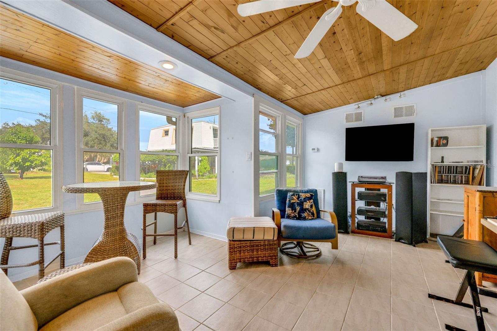 1614 LAKE ARIANA BOULEVARD, Auburndale, FL 33823