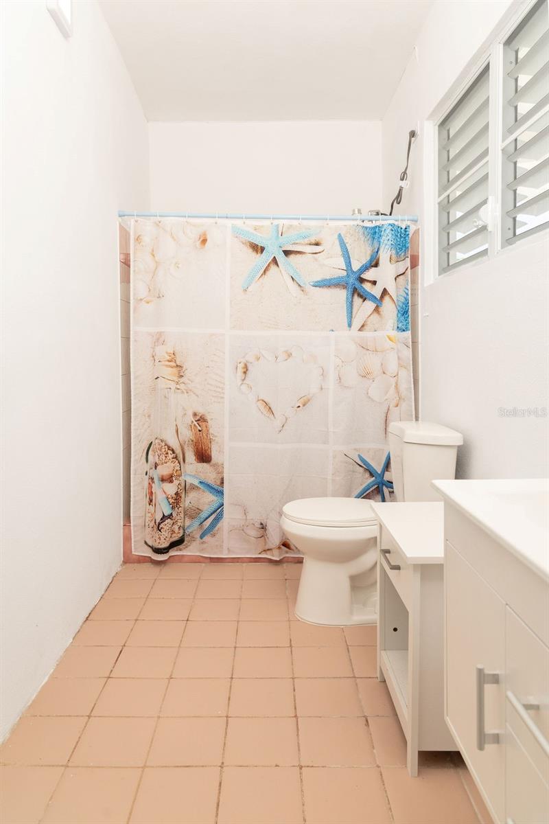 595 COMM. VILLA BORINQUEN, Vieques, PR 00765