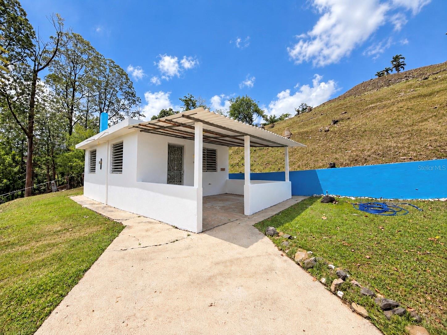 KM 12.2 INT LAS PAPAYAS RD (SR-185), #Lots A and B, Carolina, PR 00987