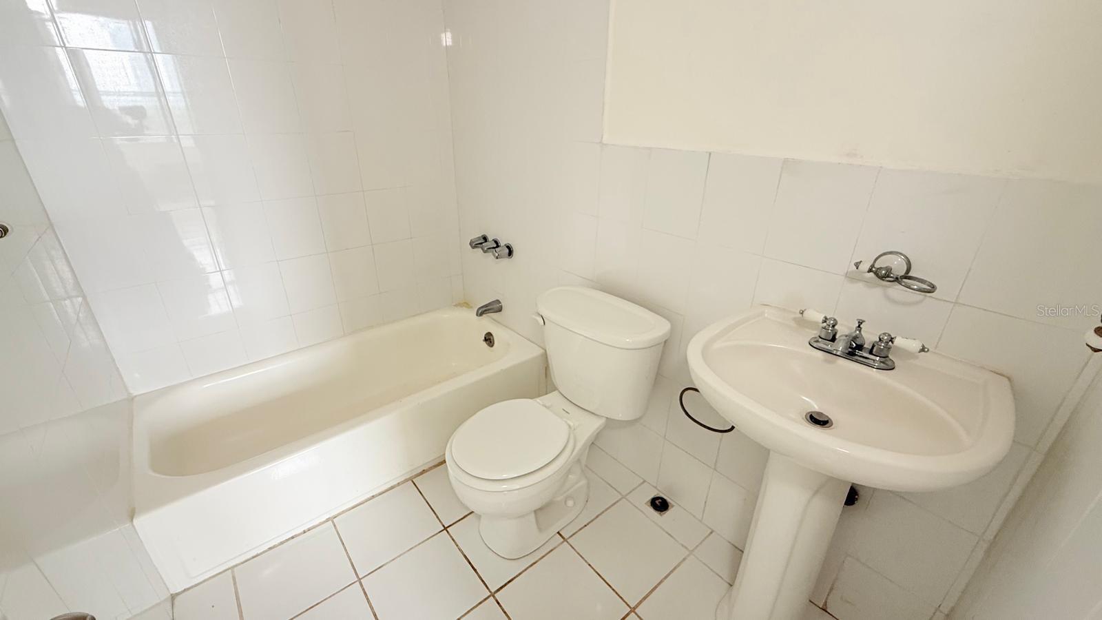 37 ISLA VERDE AVE., #203, Carolina, PR 00979