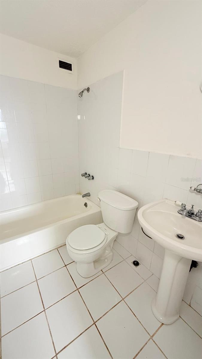 37 ISLA VERDE AVE., #203, Carolina, PR 00979