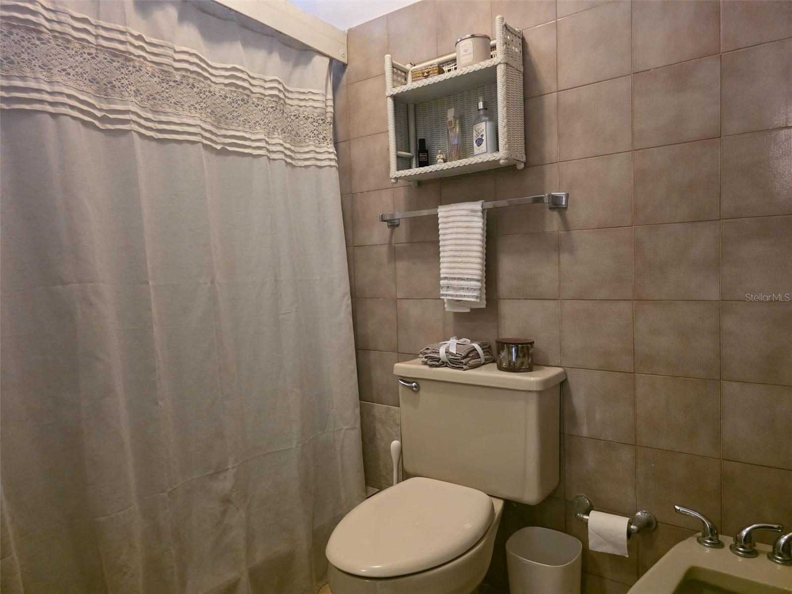 B8 DALI, Caguas, PR 00725