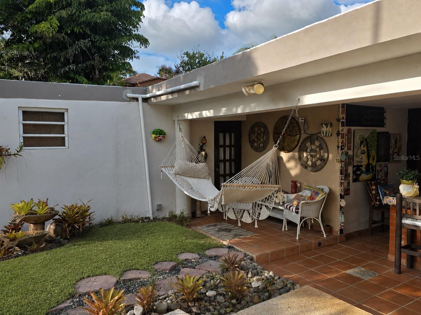 B8 DALI, Caguas, PR 00725
