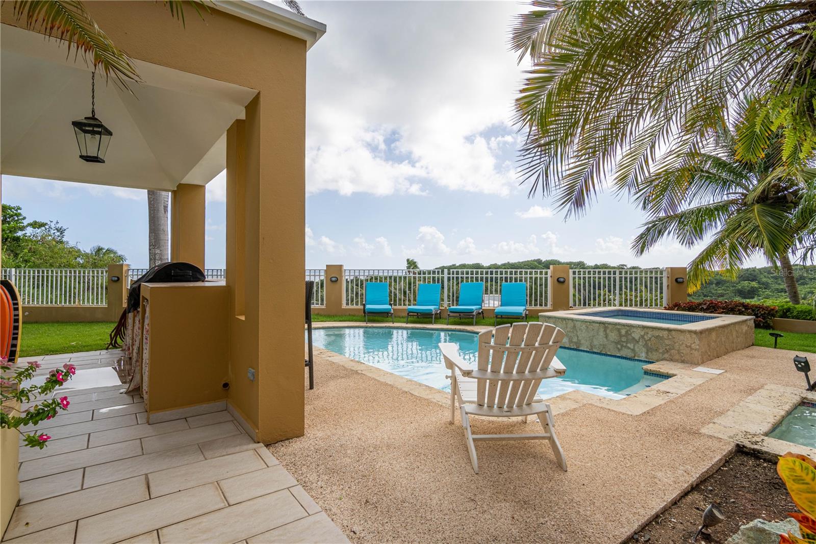 53 SHELL CASTLE, Humacao, PR 00791