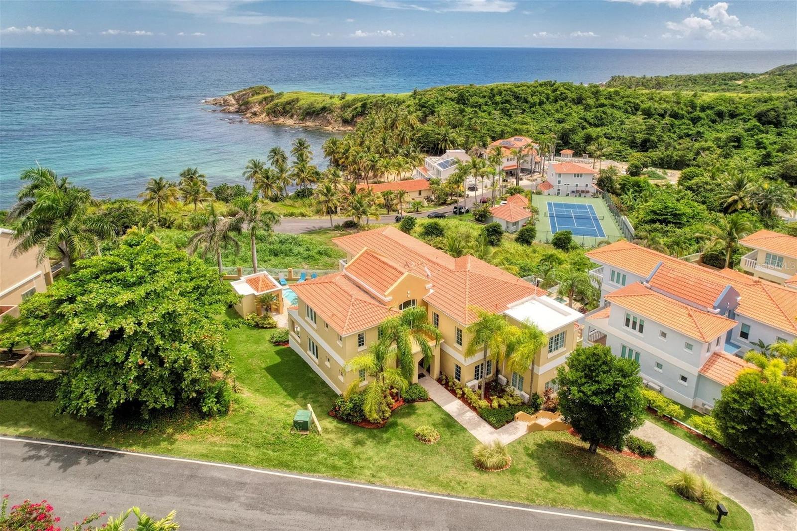 53 SHELL CASTLE, Humacao, PR 00791