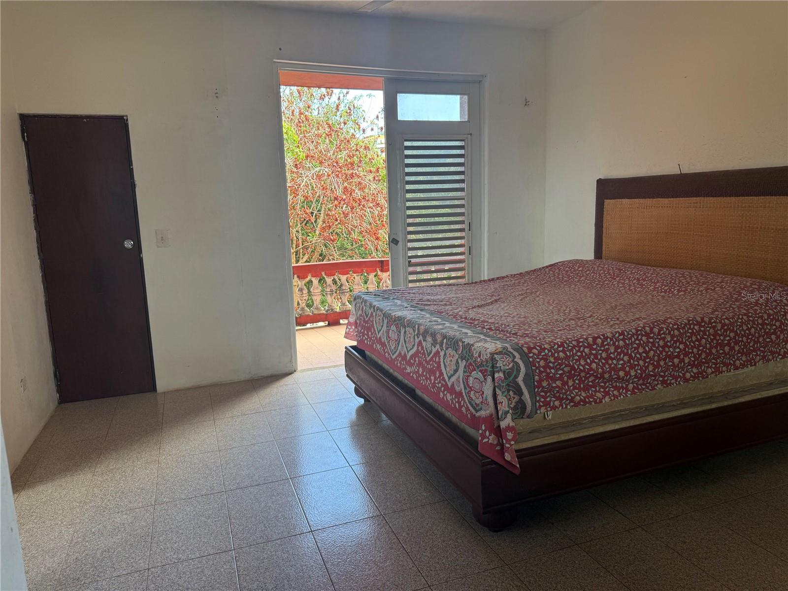 2nd Bedroom/ Private Balcony