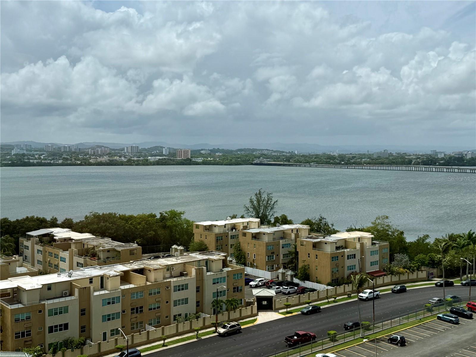 3 LAGUNA GARDENS AVENUE, #11F, Carolina, PR 00979