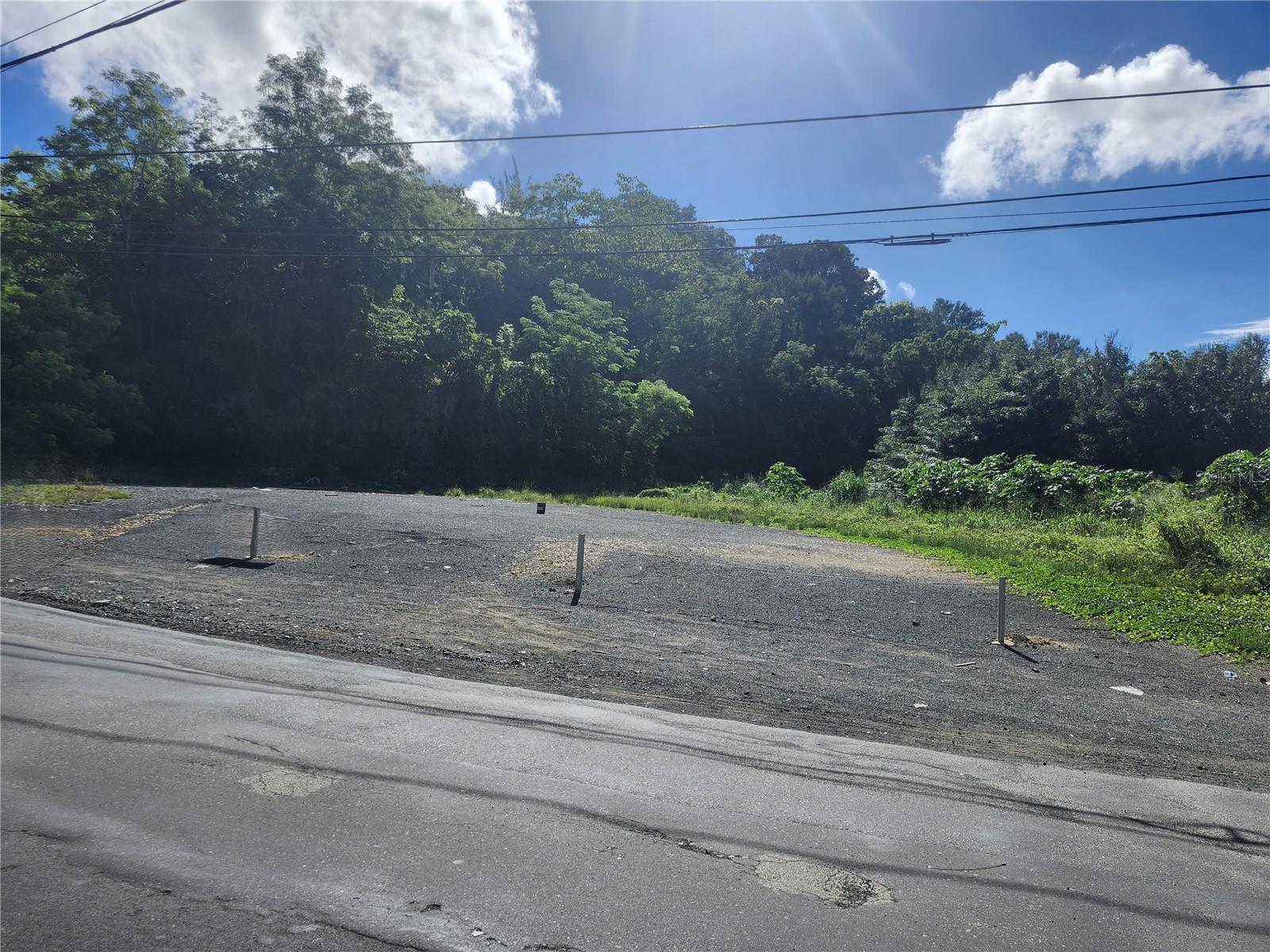 KM 8.6 165 ROAD, Toa Alta, PR 00953 KM 8.6 165 ROAD, Toa Alta, PR 00953